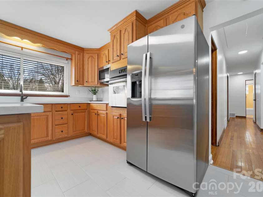112 Allison Road, Brevard, NC 28712.  MLS# CAR4340676, YatesRealty ID 22524. 