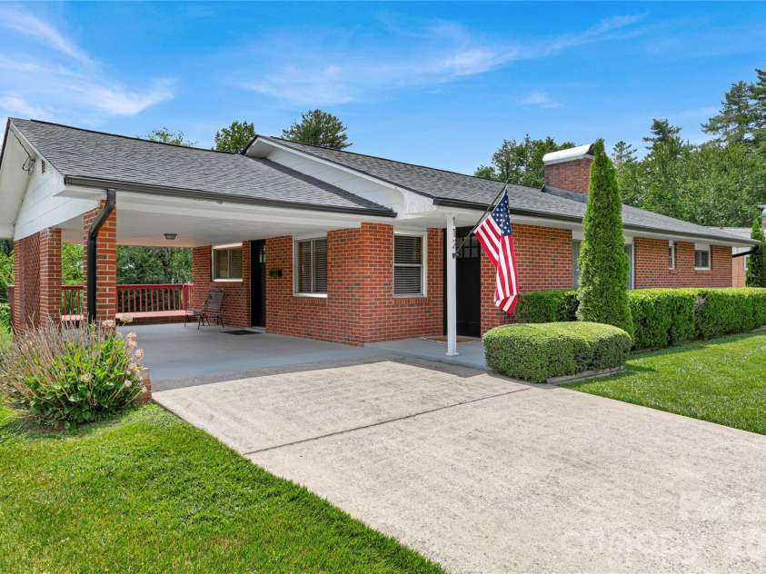 112 Allison Road, Brevard, NC 28712.  MLS# CAR4340676, YatesRealty ID 22524. 