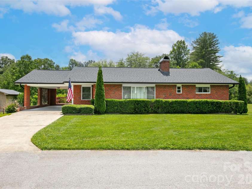112 Allison Road, Brevard, NC 28712.  MLS# CAR4340676, YatesRealty ID 22524. 