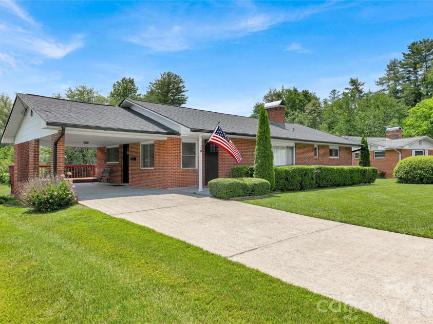 112 Allison Road, Brevard, NC 28712.  MLS# CAR4340676, YatesRealty ID 22524. 