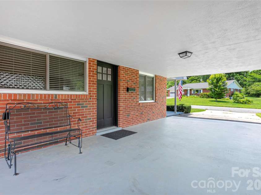 112 Allison Road, Brevard, NC 28712.  MLS# CAR4340676, YatesRealty ID 22524. 
