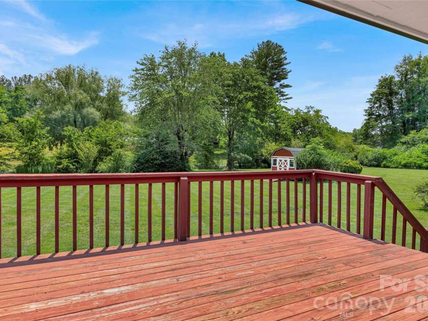 112 Allison Road, Brevard, NC 28712.  MLS# CAR4340676, YatesRealty ID 22524. 