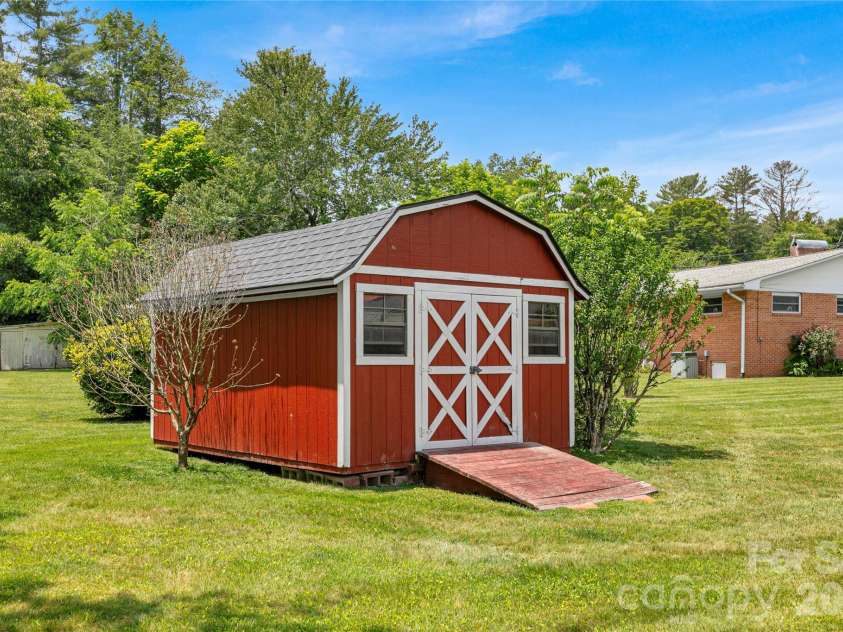 112 Allison Road, Brevard, NC 28712.  MLS# CAR4340676, YatesRealty ID 22524. 