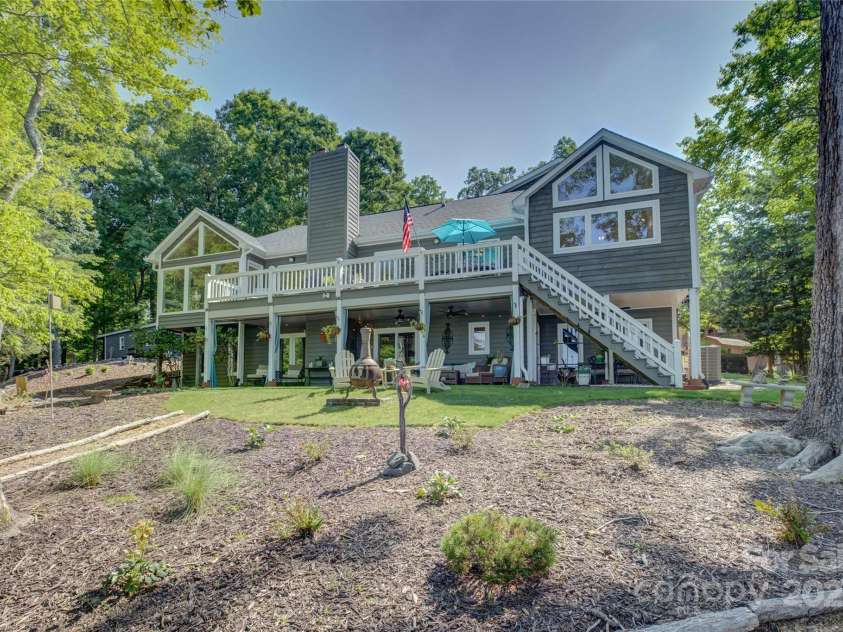 18205 Royal Oak Road, Charlotte, NC 28278.  MLS# CAR4269579, YatesRealty ID 22524. 