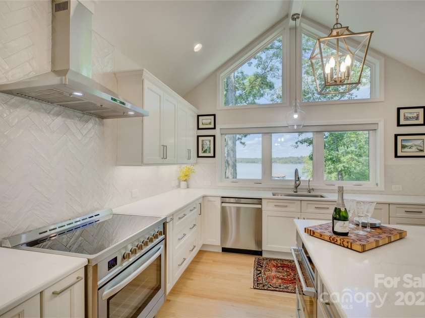 18205 Royal Oak Road, Charlotte, NC 28278.  MLS# CAR4269579, YatesRealty ID 22524. 