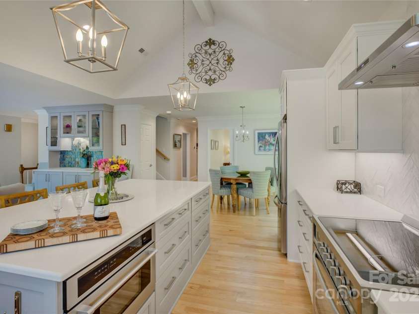 18205 Royal Oak Road, Charlotte, NC 28278.  MLS# CAR4269579, YatesRealty ID 22524. 