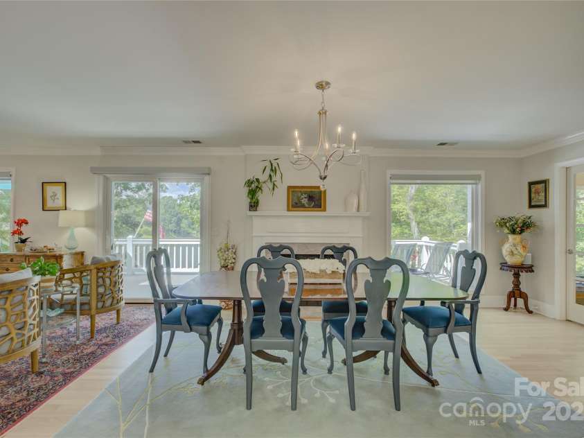 18205 Royal Oak Road, Charlotte, NC 28278.  MLS# CAR4269579, YatesRealty ID 22524. 