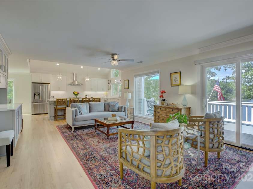 18205 Royal Oak Road, Charlotte, NC 28278.  MLS# CAR4269579, YatesRealty ID 22524. 