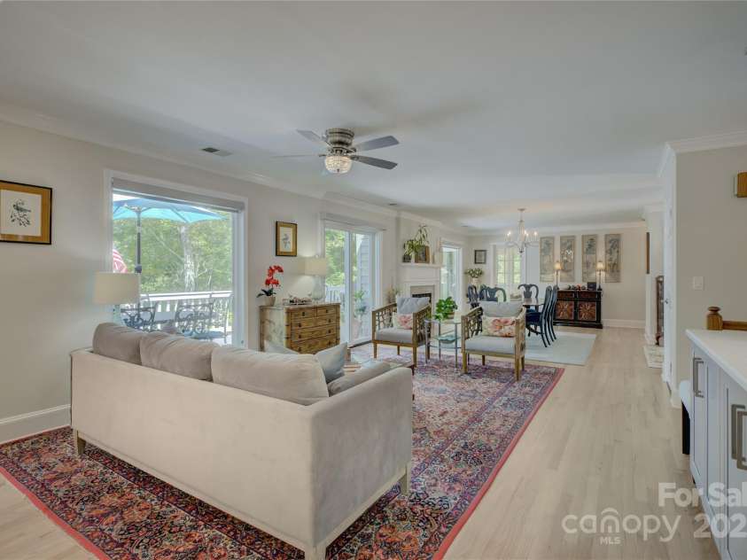 18205 Royal Oak Road, Charlotte, NC 28278.  MLS# CAR4269579, YatesRealty ID 22524. 