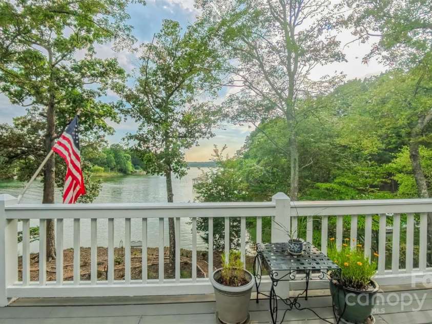 18205 Royal Oak Road, Charlotte, NC 28278.  MLS# CAR4269579, YatesRealty ID 22524. 