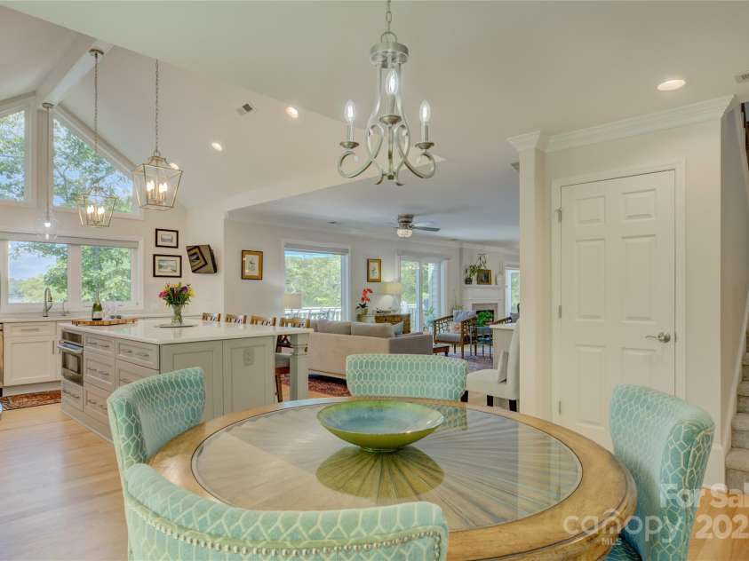 18205 Royal Oak Road, Charlotte, NC 28278.  MLS# CAR4269579, YatesRealty ID 22524. 