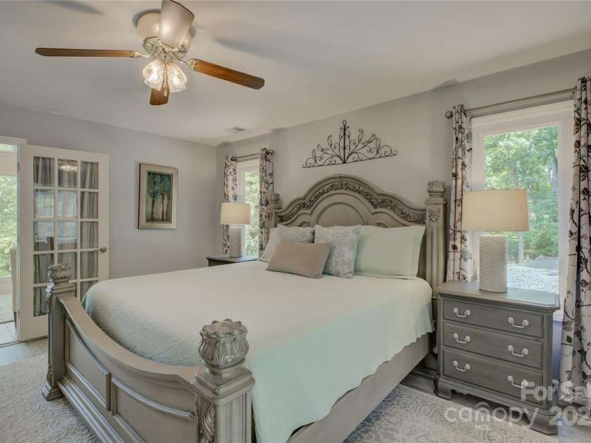 18205 Royal Oak Road, Charlotte, NC 28278.  MLS# CAR4269579, YatesRealty ID 22524. 