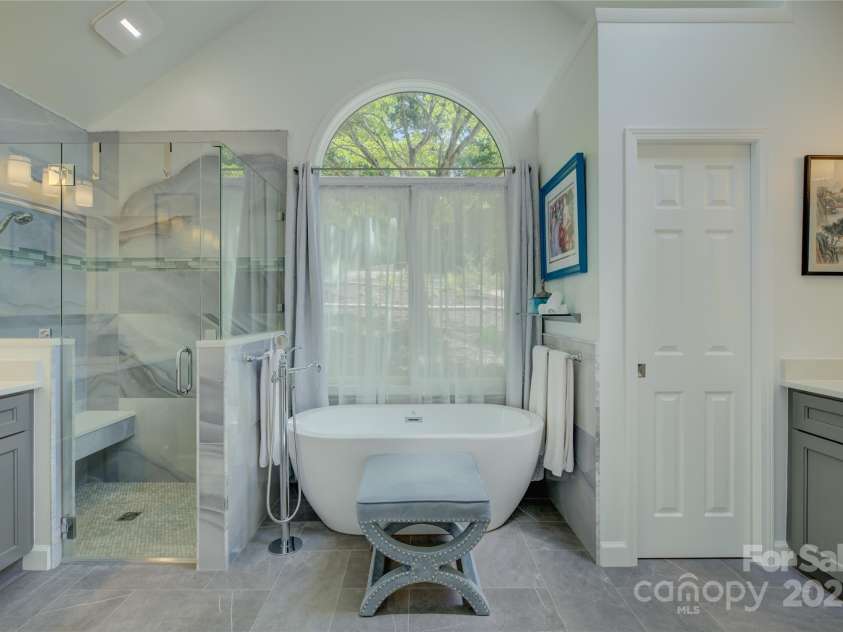 18205 Royal Oak Road, Charlotte, NC 28278.  MLS# CAR4269579, YatesRealty ID 22524. 