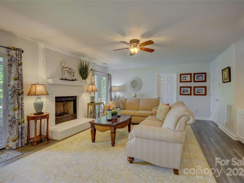 18205 Royal Oak Road, Charlotte, NC 28278.  MLS# CAR4269579, YatesRealty ID 22524. 