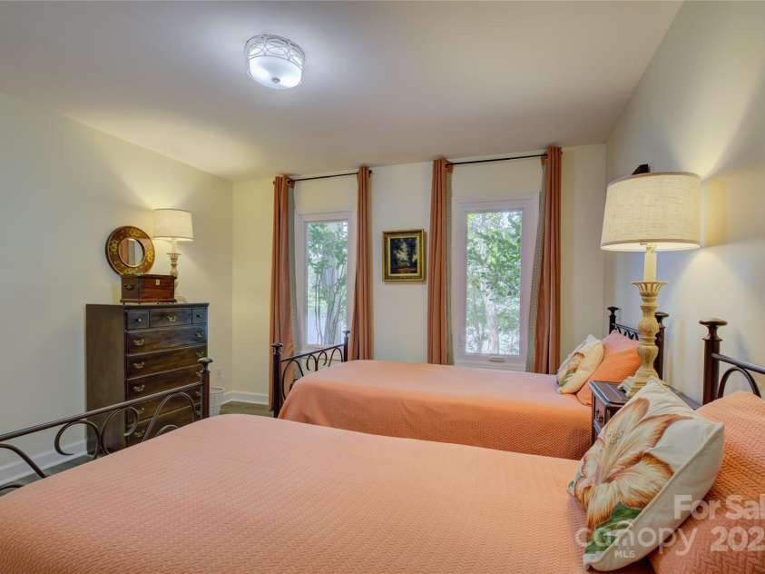 18205 Royal Oak Road, Charlotte, NC 28278.  MLS# CAR4269579, YatesRealty ID 22524. 