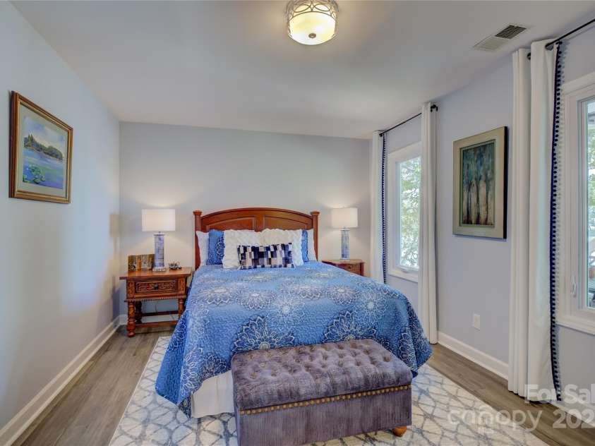 18205 Royal Oak Road, Charlotte, NC 28278.  MLS# CAR4269579, YatesRealty ID 22524. 