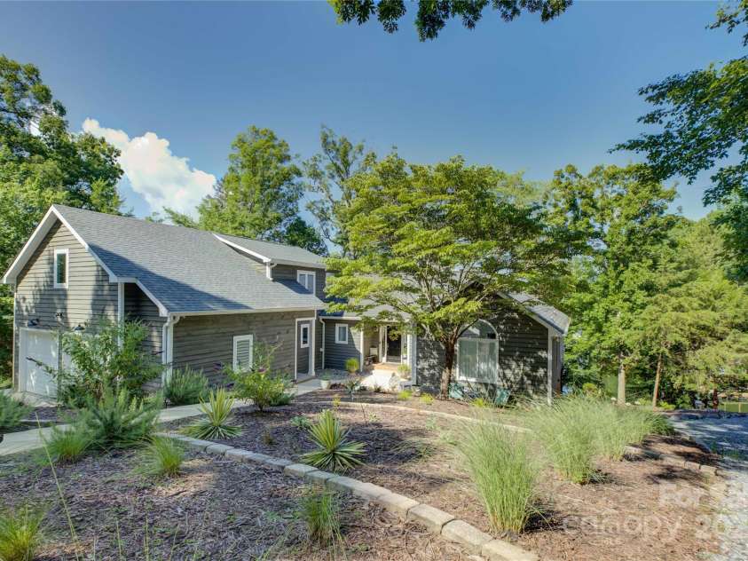 18205 Royal Oak Road, Charlotte, NC 28278.  MLS# CAR4269579, YatesRealty ID 22524. 