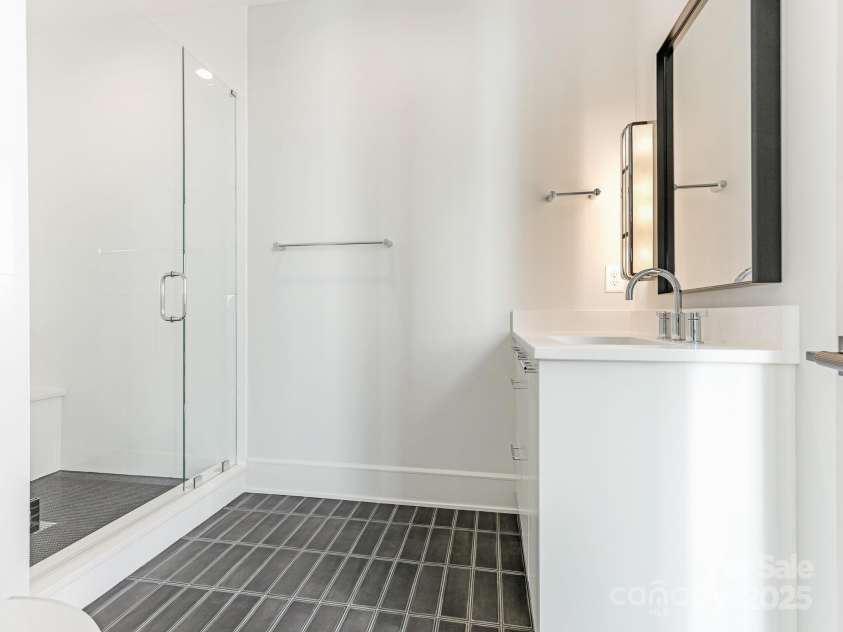 2832 Arcadia Avenue, Charlotte, NC 28209.  MLS# CAR4217335, YatesRealty ID 22525. Bathroom #4