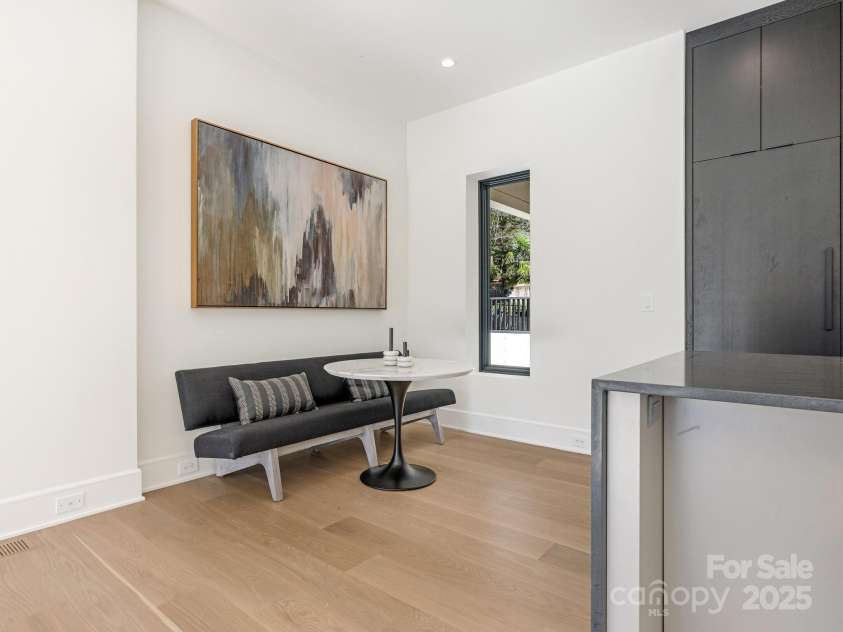 2832 Arcadia Avenue, Charlotte, NC 28209.  MLS# CAR4217335, YatesRealty ID 22525. Breakfast Area