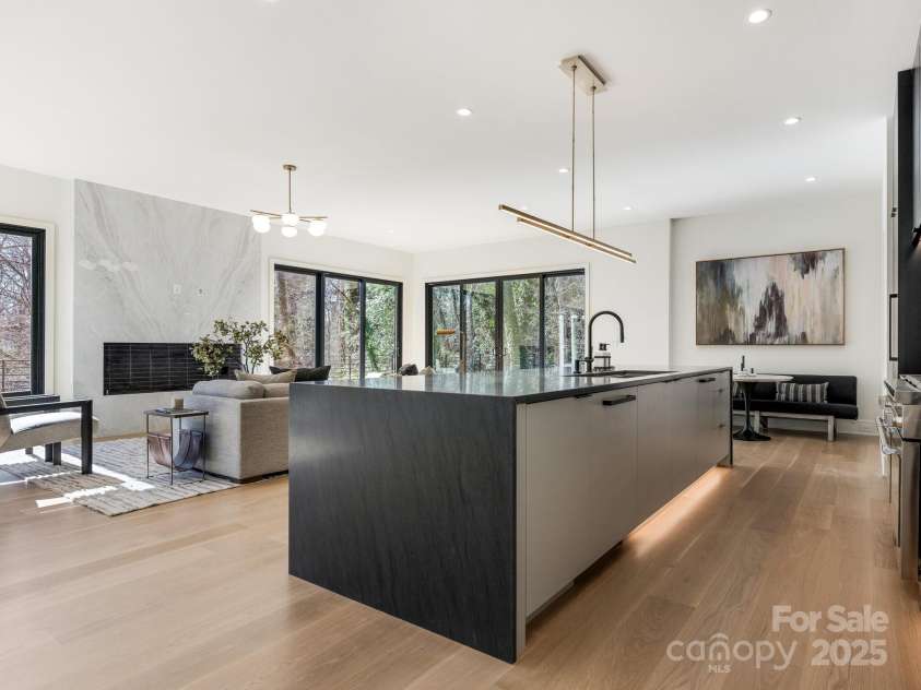 2832 Arcadia Avenue, Charlotte, NC 28209.  MLS# CAR4217335, YatesRealty ID 22525. Kitchen