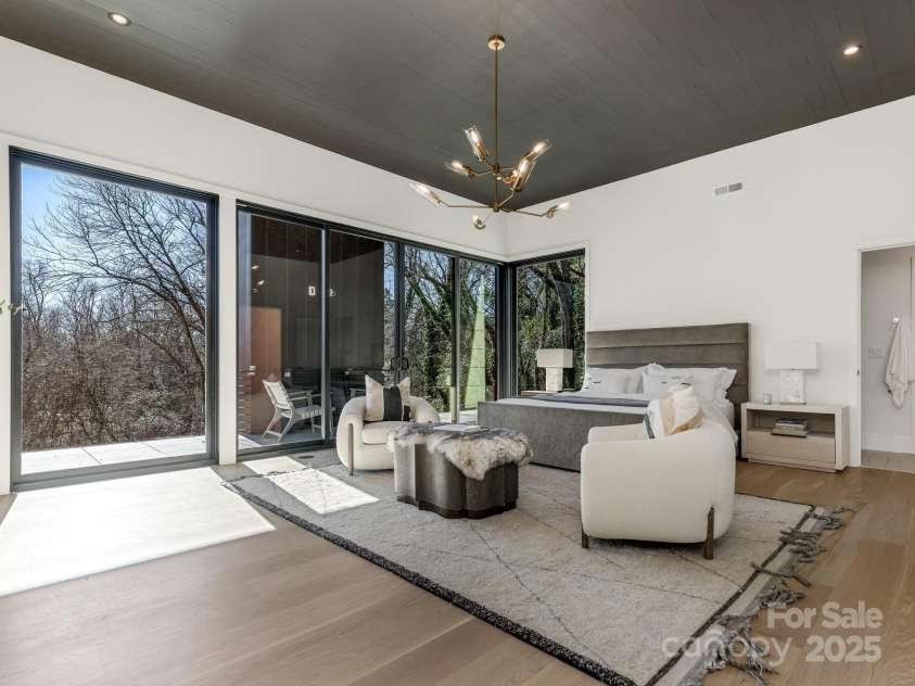 2832 Arcadia Avenue, Charlotte, NC 28209.  MLS# CAR4217335, YatesRealty ID 22525. Primary Bedroom