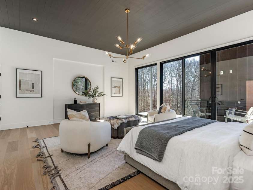 2832 Arcadia Avenue, Charlotte, NC 28209.  MLS# CAR4217335, YatesRealty ID 22525. Primary Bedroom