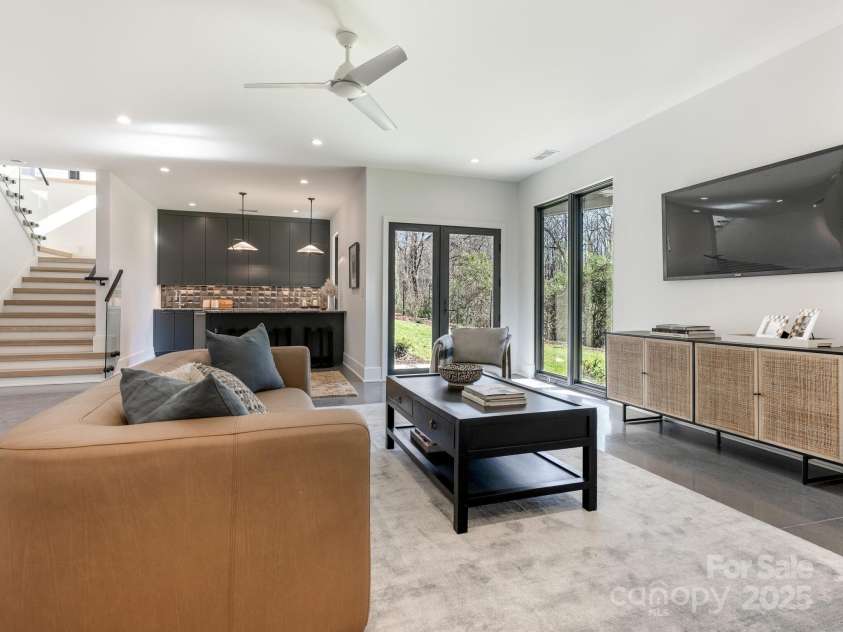 2832 Arcadia Avenue, Charlotte, NC 28209.  MLS# CAR4217335, YatesRealty ID 22525. Recreation Room