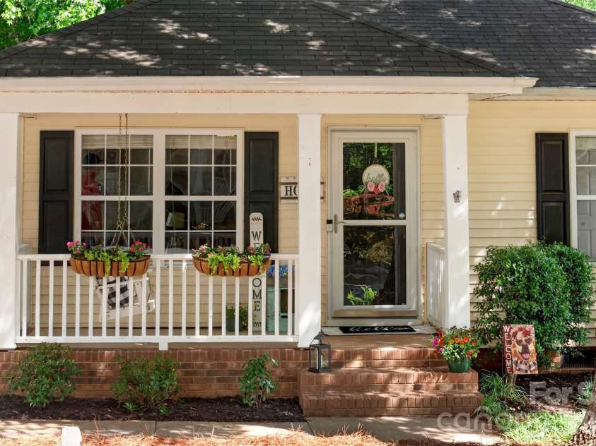 235 6th Street, Belmont, NC 28012.  MLS# CAR4379593, YatesRealty ID 22526. 