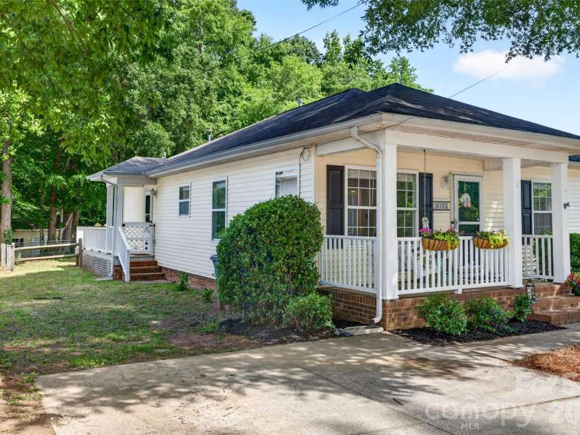 235 6th Street, Belmont, NC 28012.  MLS# CAR4379593, YatesRealty ID 22526. 