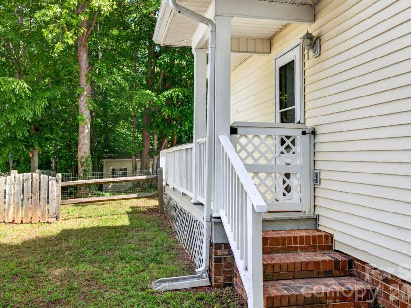 235 6th Street, Belmont, NC 28012.  MLS# CAR4379593, YatesRealty ID 22526. 