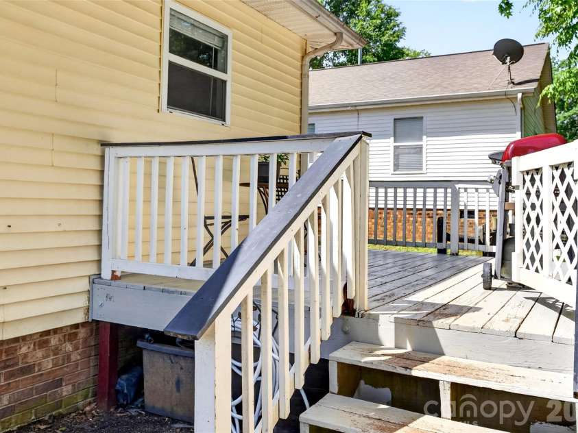 235 6th Street, Belmont, NC 28012.  MLS# CAR4379593, YatesRealty ID 22526. 