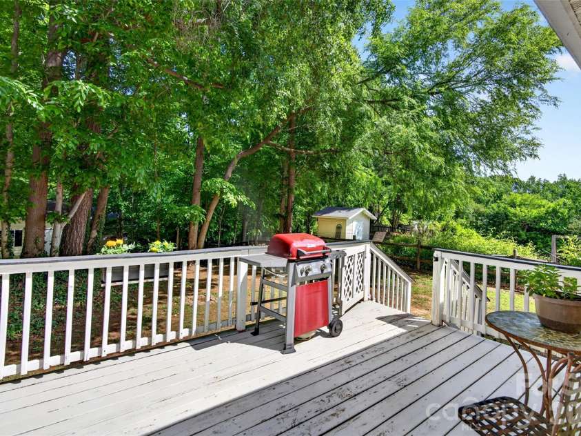 235 6th Street, Belmont, NC 28012.  MLS# CAR4379593, YatesRealty ID 22526. 