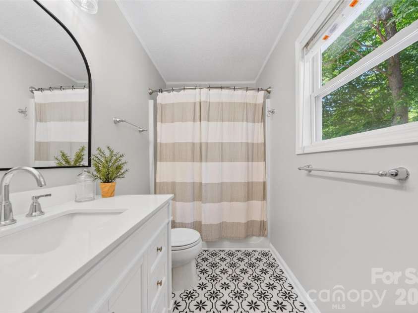 235 6th Street, Belmont, NC 28012.  MLS# CAR4379593, YatesRealty ID 22526. 