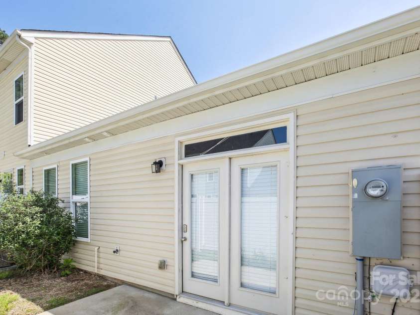 101 Ferncliff Drive, Mount Holly, NC 28120.  MLS# CAR4245691, YatesRealty ID 22528. 