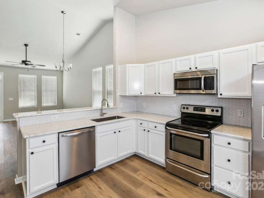 101 Ferncliff Drive, Mount Holly, NC 28120.  MLS# CAR4245691, YatesRealty ID 22528. 