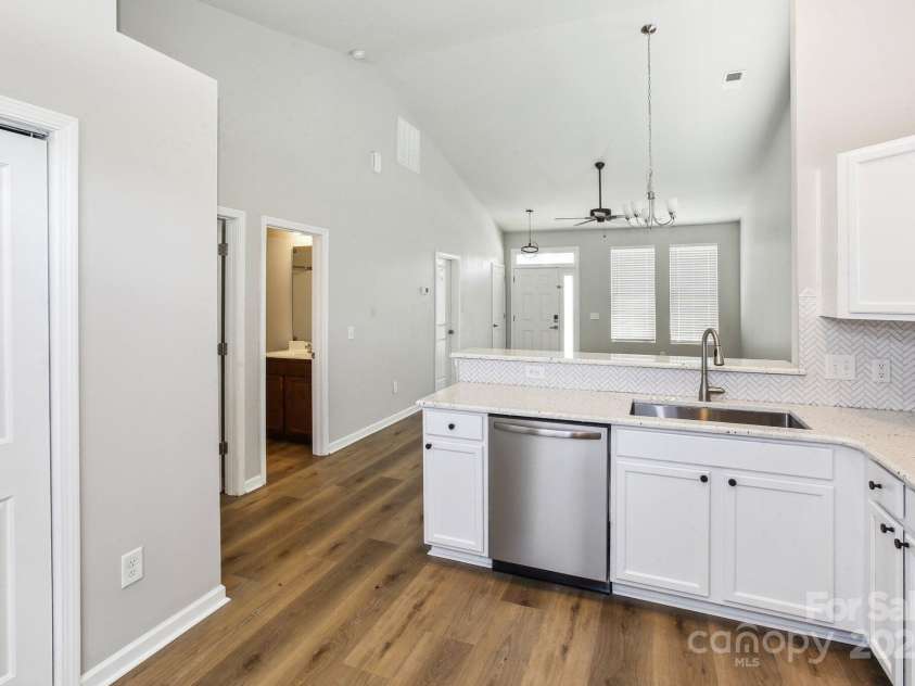 101 Ferncliff Drive, Mount Holly, NC 28120.  MLS# CAR4245691, YatesRealty ID 22528. 