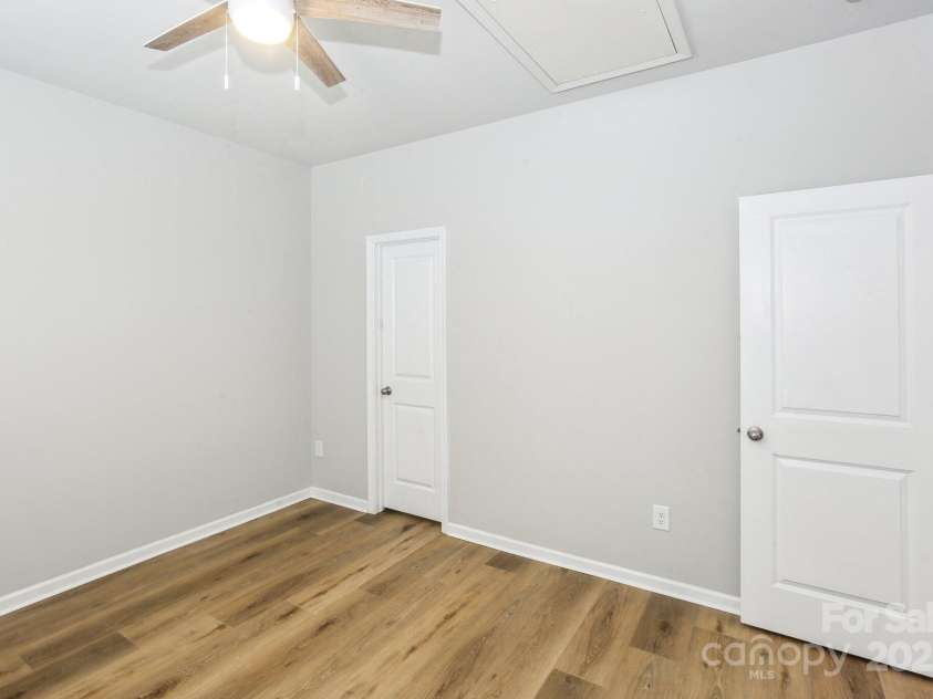 101 Ferncliff Drive, Mount Holly, NC 28120.  MLS# CAR4245691, YatesRealty ID 22528. 