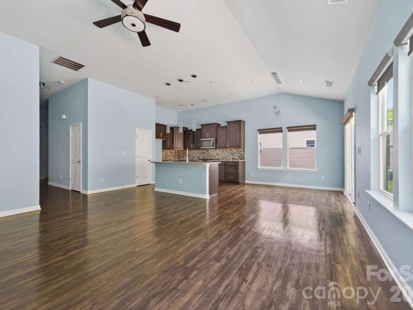 202 Paradise Hills Circle, Mooresville, NC 28115.  MLS# CAR4329082, YatesRealty ID 22528. 