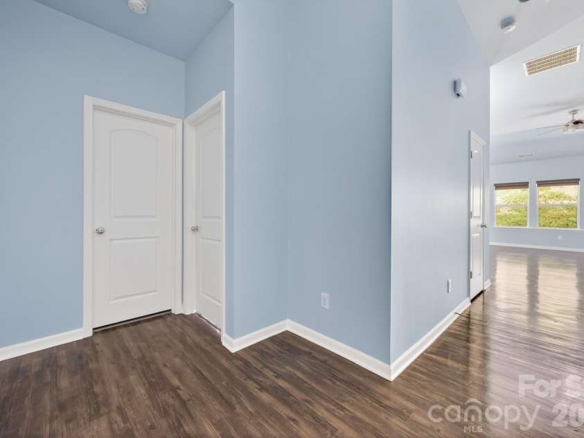 202 Paradise Hills Circle, Mooresville, NC 28115.  MLS# CAR4329082, YatesRealty ID 22528. 
