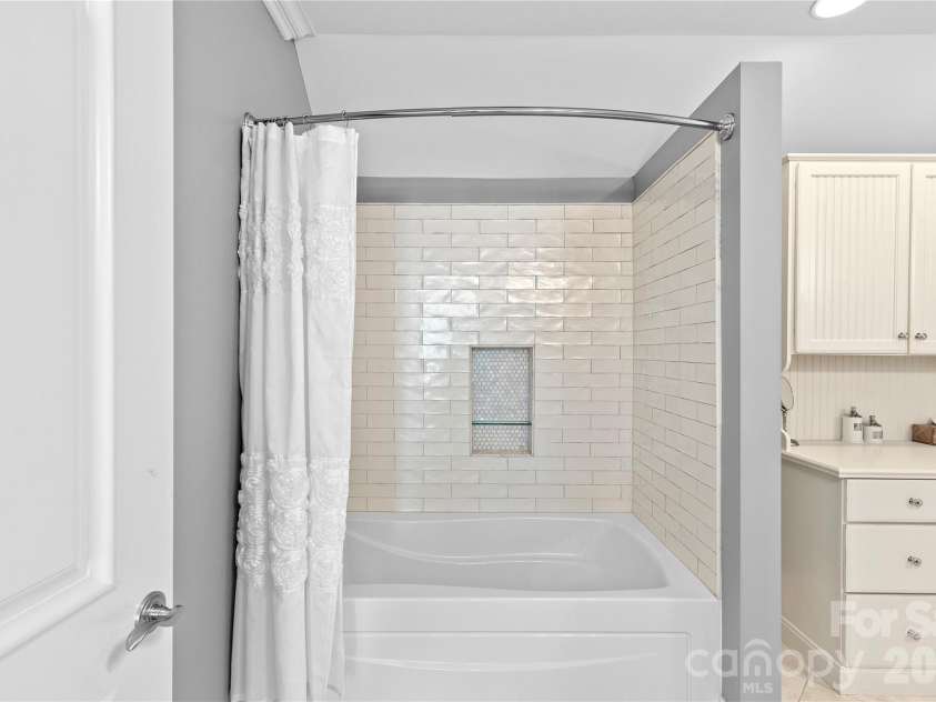 7967 Glen Abbey Circle, Stanley, NC 28164.  MLS# CAR4336818, YatesRealty ID 22529. 