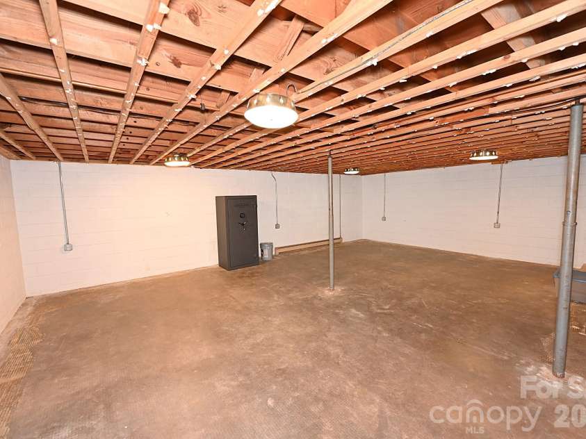 1740 23rd Avenue Lane, Hickory, NC 28601.  MLS# CAR4287388, YatesRealty ID 2253. Full Basement