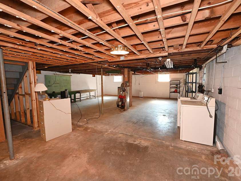 1740 23rd Avenue Lane, Hickory, NC 28601.  MLS# CAR4287388, YatesRealty ID 2253. Room to Expand