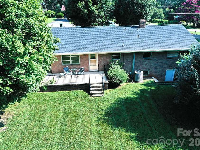 1740 23rd Avenue Lane, Hickory, NC 28601.  MLS# CAR4287388, YatesRealty ID 2253. Spacious Back Yard
