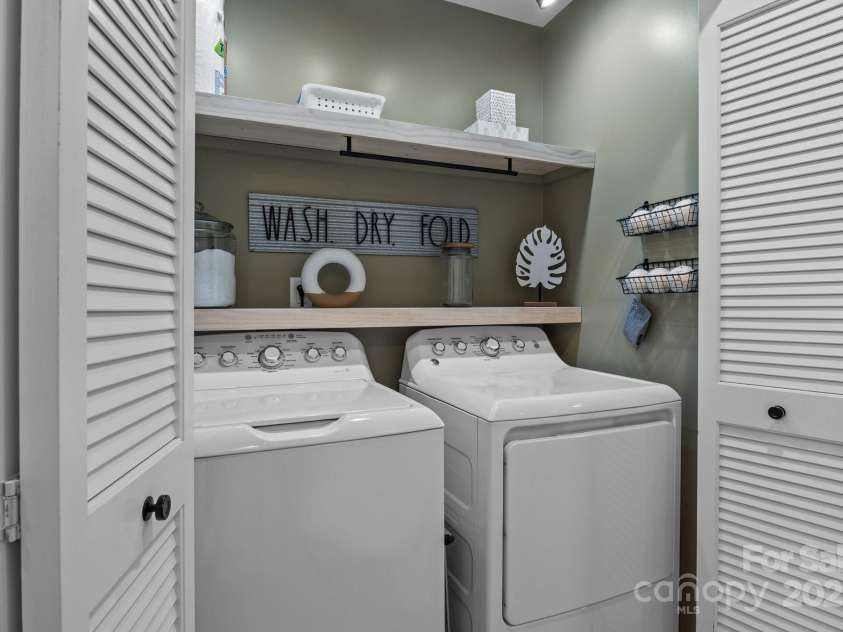 2444 Mariners Cove Lane, Denver, NC 28037.  MLS# CAR4259617, YatesRealty ID 22530. Upstairs laundry