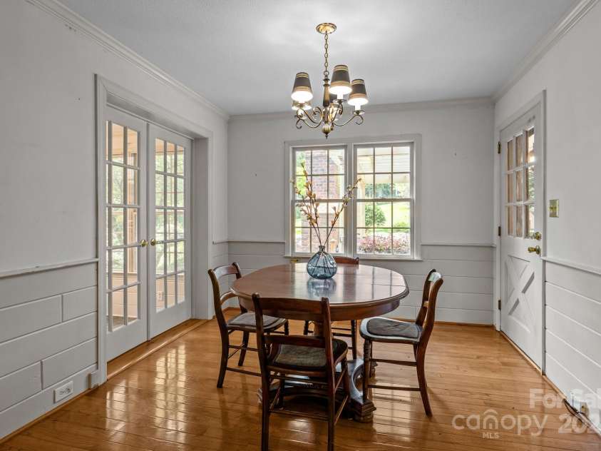 3209 Sedgefield Road, Statesville, NC 28625.  MLS# CAR4259926, YatesRealty ID 22531. Kitchen with French Doors to sunroom.