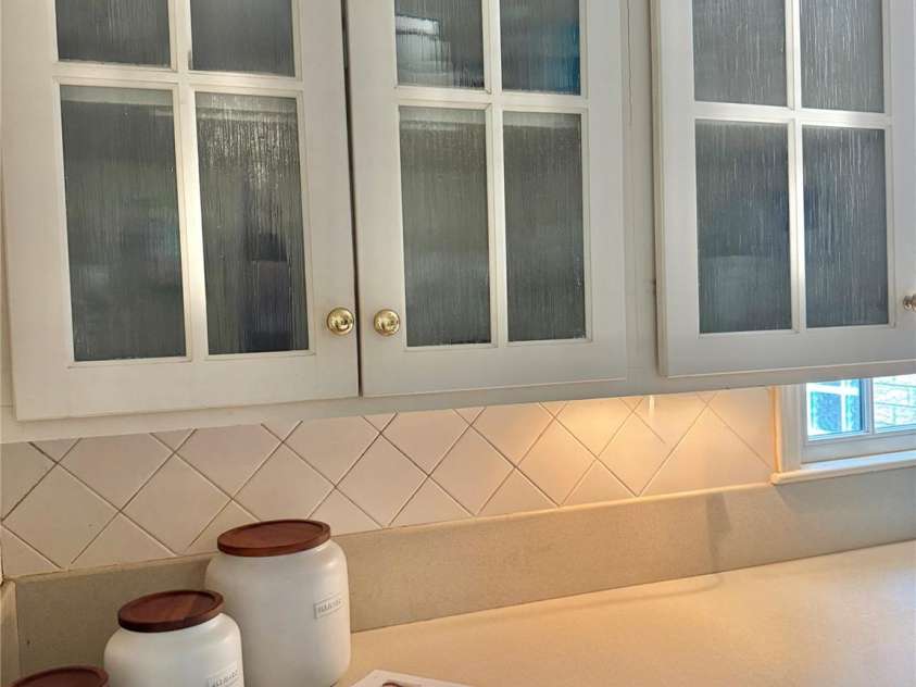 3209 Sedgefield Road, Statesville, NC 28625.  MLS# CAR4259926, YatesRealty ID 22531. Original glass cabinets