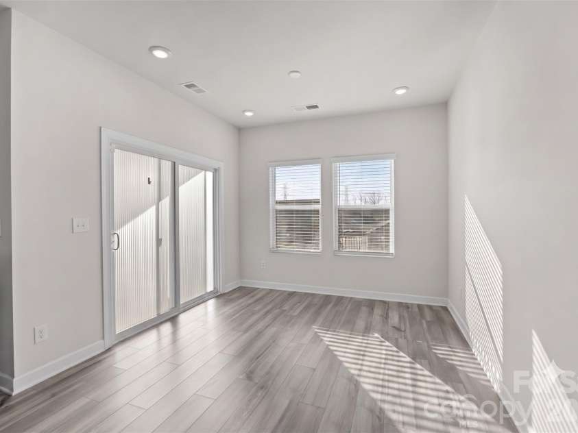 4308 Duplin Drive, Charlotte, NC 28214.  MLS# CAR4397845, YatesRealty ID 22531. Dining