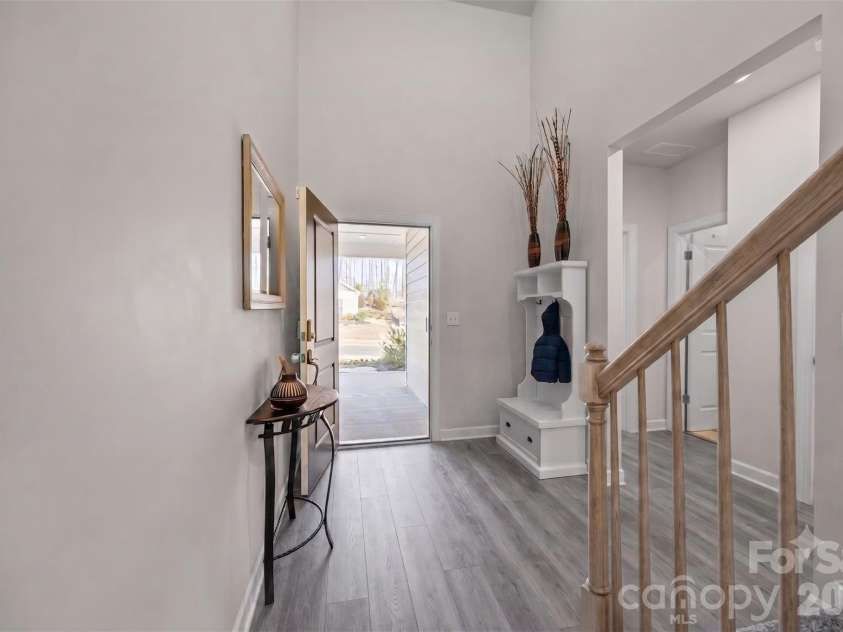 4308 Duplin Drive, Charlotte, NC 28214.  MLS# CAR4397845, YatesRealty ID 22531. Foyer