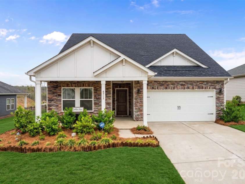 4308 Duplin Drive, Charlotte, NC 28214.  MLS# CAR4397845, YatesRealty ID 22531. Welcome home!