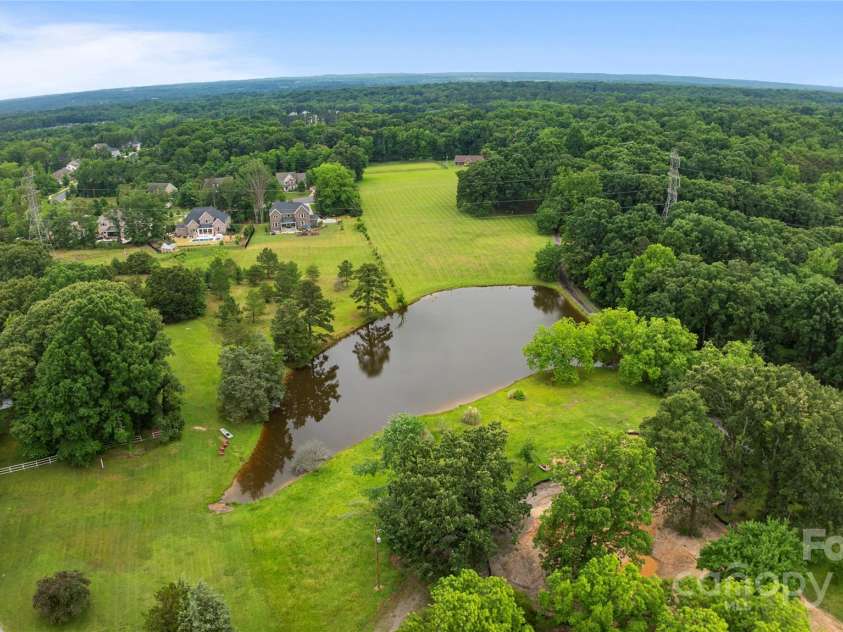 2006 Sandy Pond Lane, Waxhaw, NC 28173.  MLS# CAR4261371, YatesRealty ID 22532. 